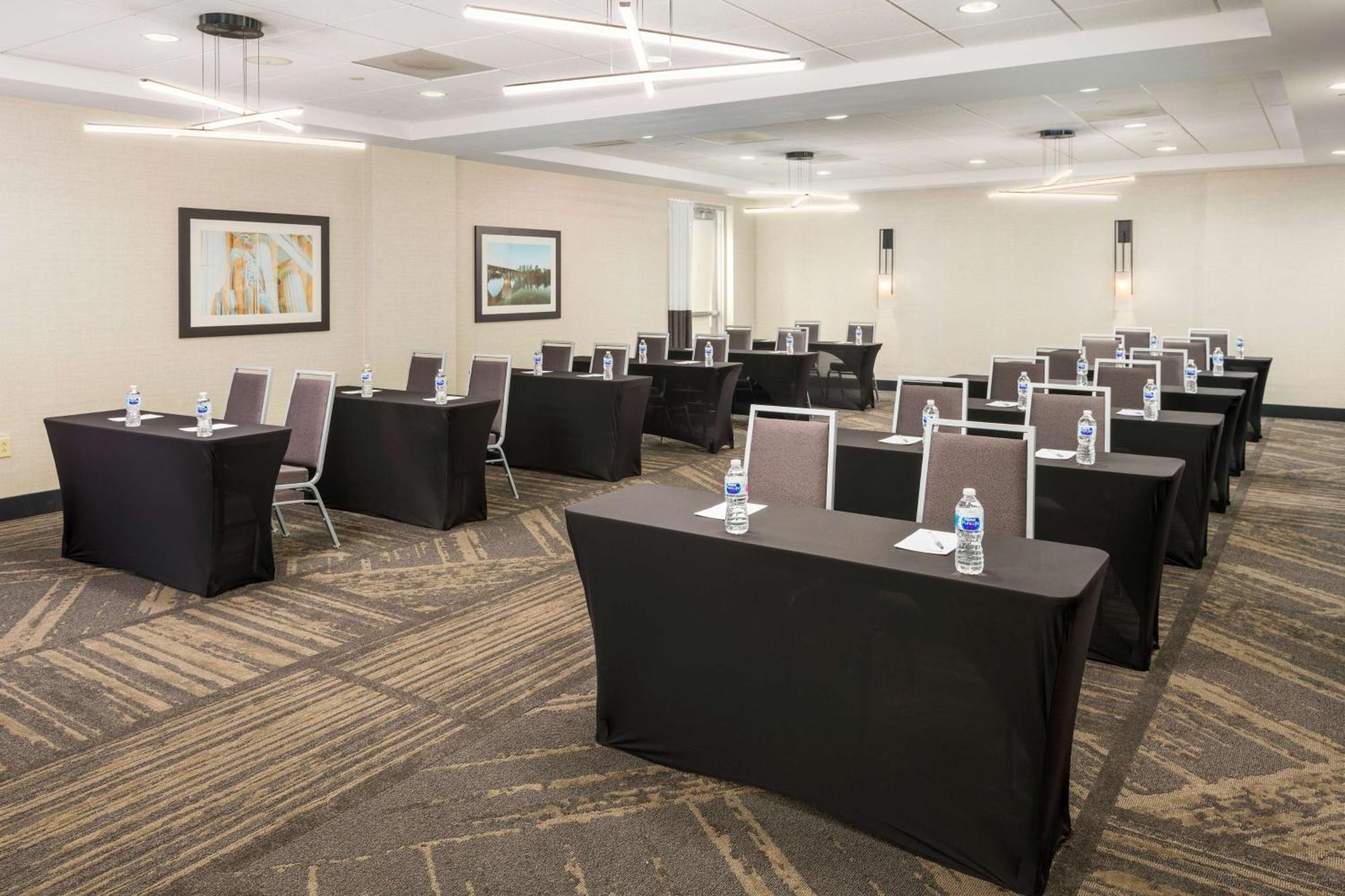 Hilton Garden Inn Silver Spring White Oak Exteriér fotografie