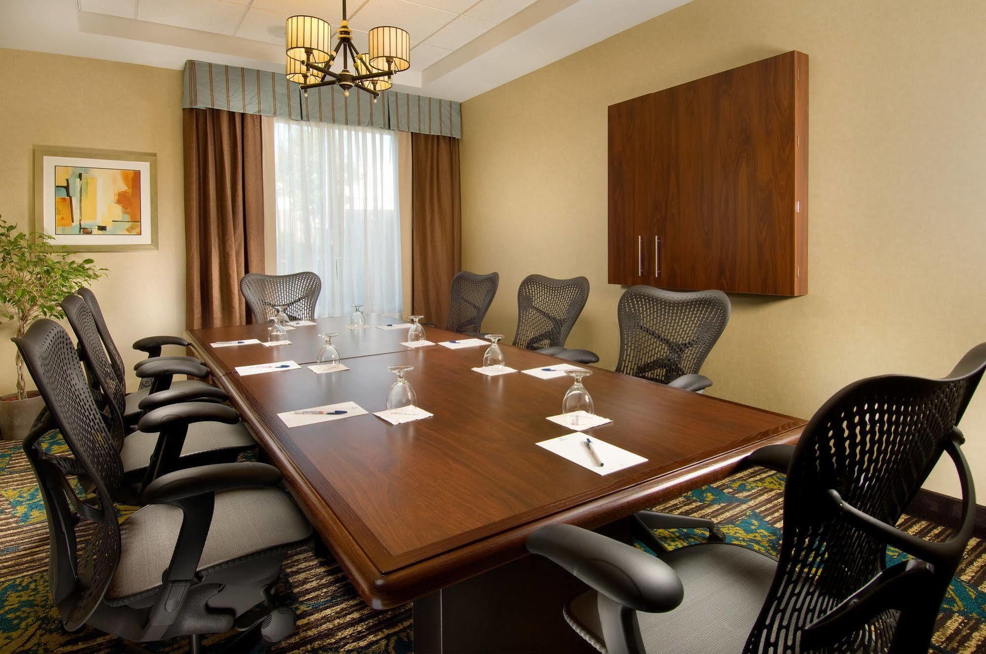 Hilton Garden Inn Silver Spring White Oak Exteriér fotografie