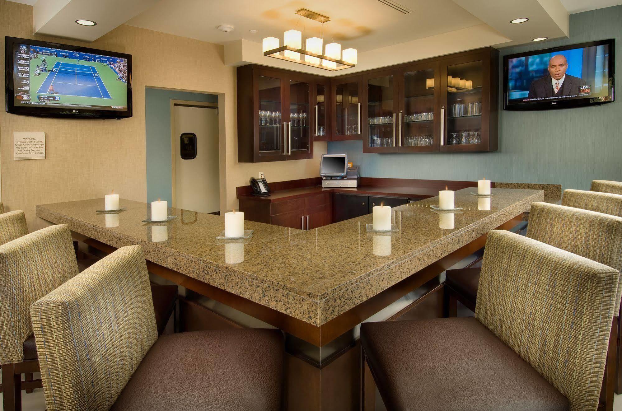 Hilton Garden Inn Silver Spring White Oak Restaurace fotografie